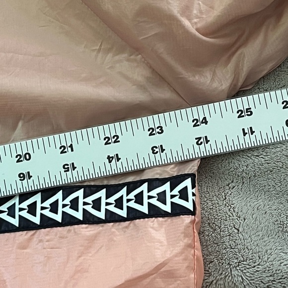 KITH Powell 1/4 Zip Windbreaker Pnk, Ronnie Fieg Unveils KITH's "Volcano 2.0" S - Picture 13 of 15